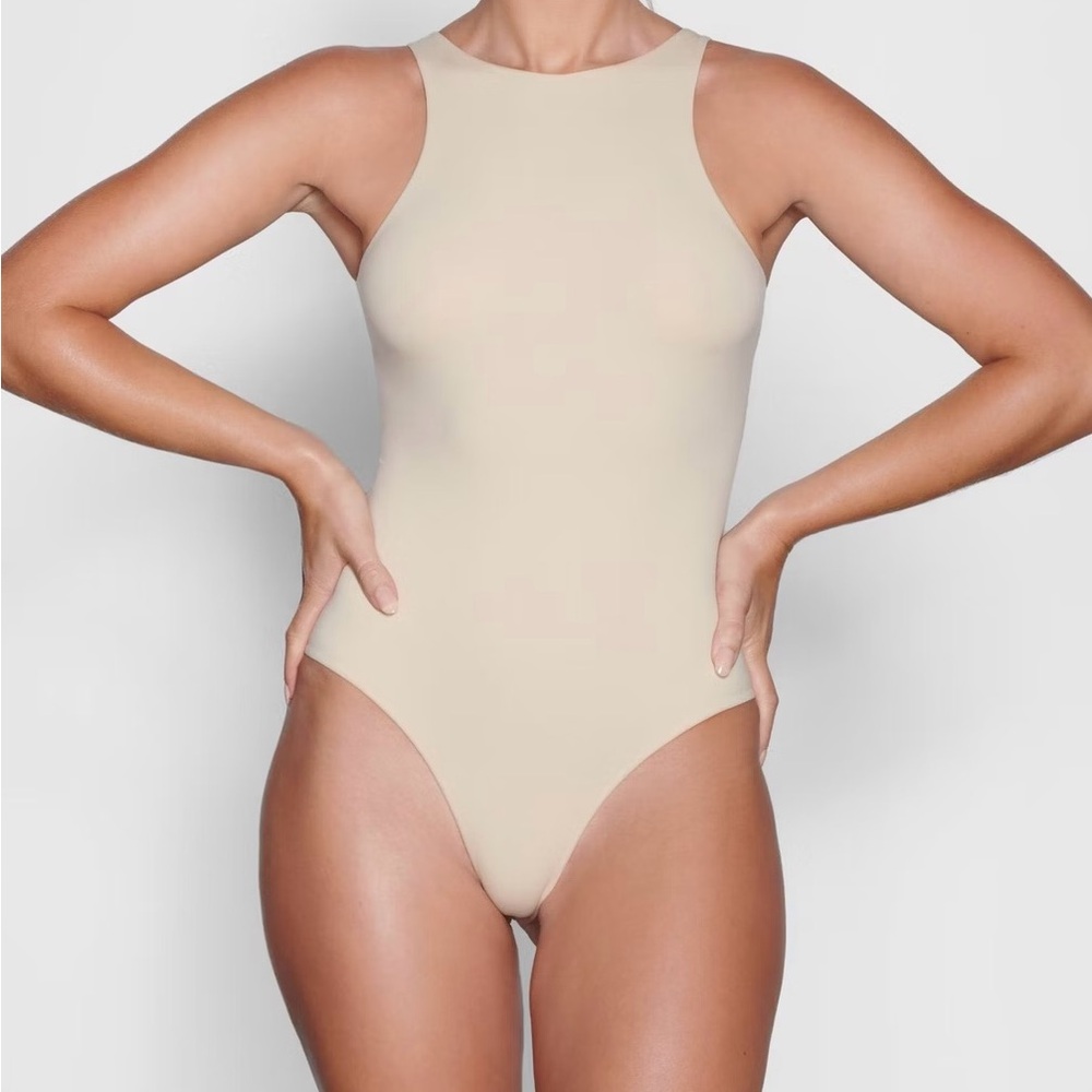 Skims Fits Everybody Thong High Neck Sand/ Nude Bodysuit Lg Kim Kardashian’s